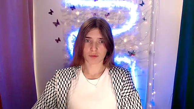 JuiceLips   online show from September 9, 2025, 2:59 pm