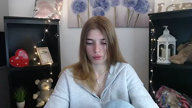 JuiceLips   online show from October 9, 2025, 9:21 am