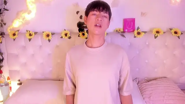 AleAurarashi online show from March 9, 2026, 1:09 am