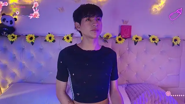 AleAurarashi online show from March 24, 2026, 4:23 am