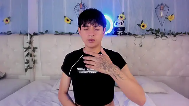 AleAurarashi online show from November 30, 2025, 1:28 am