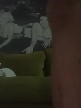 Hothotboyg online show from April 14, 2026, 12:37 am