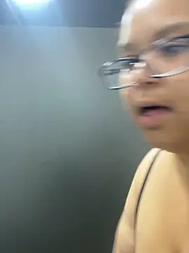 wishuhope4 online show from October 28, 2025, 10:20 pm