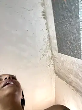 Messy-diana21 online show from November 16, 2025, 5:28 pm