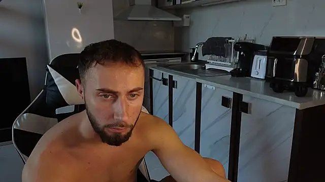 RyanStorm  online show from November 6, 2025, 2:32 pm