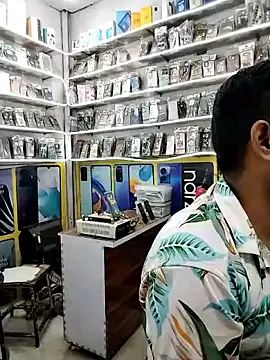 Snapshot of avi007p chatting on September 17, 2025, 1:13 pm avi007p online show from September 17, 2025, 1:13 pm