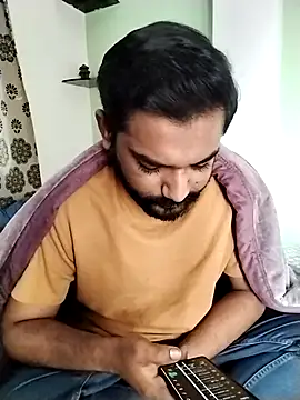 Snapshot of avi007p chatting on January 7, 2026, 10:09 am avi007p online show from January 7, 2026, 10:09 am