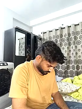 Snapshot of avi007p chatting on June 7, 2026, 5:07 pm avi007p online show from June 7, 2026, 5:07 pm
