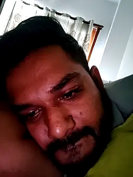 Snapshot of avi007p chatting on September 14, 2025, 10:26 am avi007p online show from September 14, 2025, 10:26 am