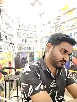 Snapshot of avi007p chatting on November 10, 2025, 11:59 am avi007p online show from November 10, 2025, 11:59 am