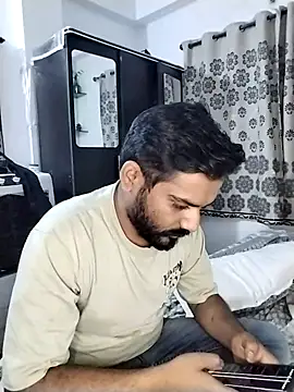 Snapshot of avi007p chatting on January 13, 2026, 5:17 pm avi007p online show from January 13, 2026, 5:17 pm