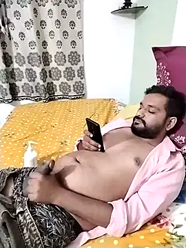 Snapshot of avi007p chatting on November 6, 2025, 9:19 pm avi007p online show from November 6, 2025, 9:19 pm