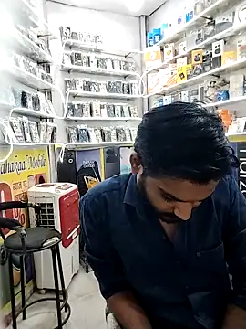 Snapshot of avi007p chatting on November 28, 2025, 3:23 pm avi007p online show from November 28, 2025, 3:23 pm