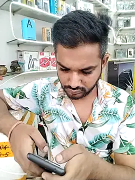 Snapshot of avi007p chatting on October 8, 2025, 6:15 am avi007p online show from October 8, 2025, 6:15 am