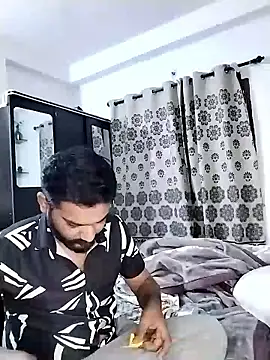 Snapshot of avi007p chatting on January 9, 2026, 2:57 pm avi007p online show from January 9, 2026, 2:57 pm