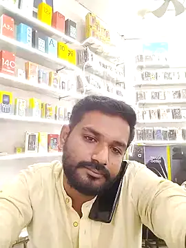 Snapshot of avi007p chatting on November 5, 2025, 9:01 am avi007p online show from November 5, 2025, 9:01 am