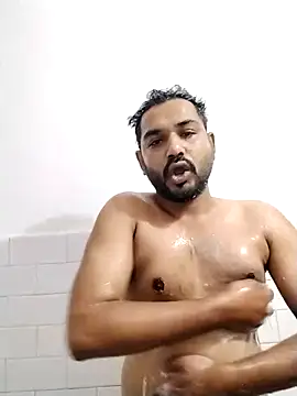 Snapshot of avi007p chatting on December 15, 2025, 2:34 pm avi007p online show from December 15, 2025, 2:34 pm