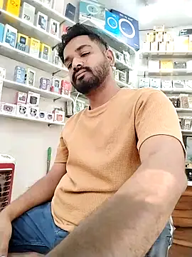 Snapshot of avi007p chatting on April 27, 2026, 10:02 am avi007p online show from April 27, 2026, 10:02 am