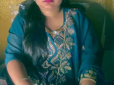 Snapshot of Saniya_K chatting on October 8, 2025, 5:35 pm Saniya K online show from October 8, 2025, 5:35 pm