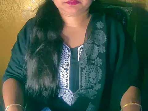 Snapshot of Saniya_K chatting on October 6, 2025, 5:13 pm Saniya K online show from October 6, 2025, 5:13 pm