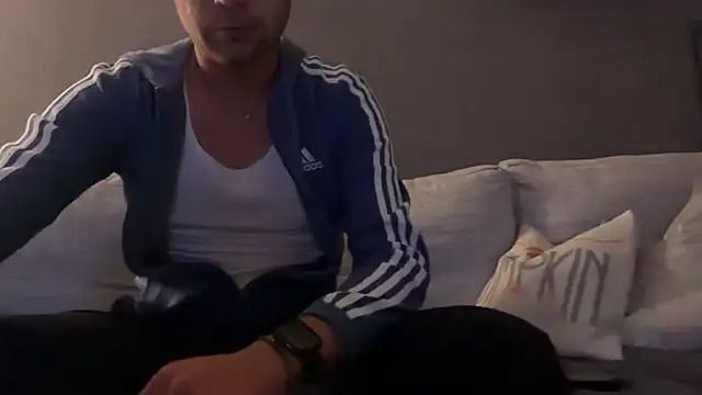 Snapshot of RioBlaze chatting on September 11, 2025, 8:20 pm RioBlaze online show from September 11, 2025, 8:20 pm