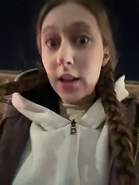 FroggyAnna online show from March 11, 2026, 4:56 pm