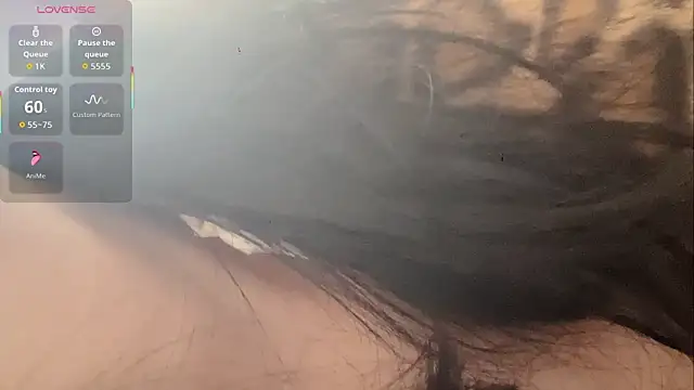 lingzi9333 online show from November 19, 2025, 6:02 am