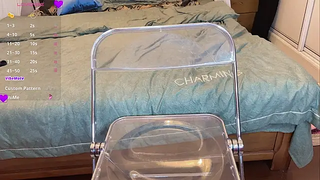 lingzi9333 online show from November 1, 2025, 7:46 am