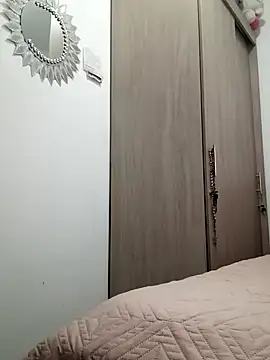 Isbettyche online show from December 19, 2025, 11:40 pm