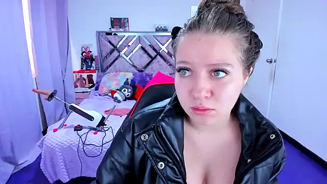 Luna Analya online show from February 19, 2026, 3:42 pm