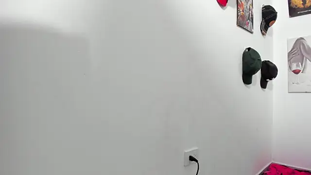 Rihanna hotx online show from February 26, 2026, 5:18 am