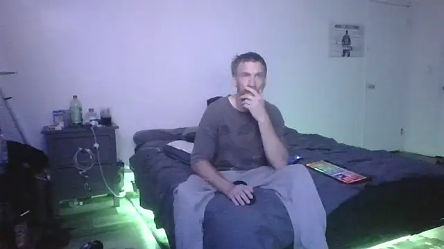 Snapshot of Tiggitytomociti chatting on June 14, 2026, 8:04 am Tiggitytomociti online show from June 14, 2026, 8:04 am