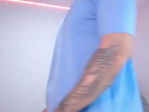 andrea de lucaa online show from November 28, 2025, 1:28 am