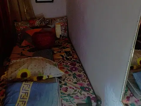 Snapshot of Tsyummydickx chatting on February 5, 2026, 12:50 am Tsyummydickx online show from February 5, 2026, 12:50 am