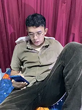 Snapshot of rand1101 chatting on October 3, 2025, 6:20 pm rand1101 online show from October 3, 2025, 6:20 pm