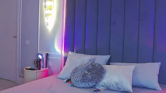 VioletAsh online show from November 9, 2025, 4:38 am