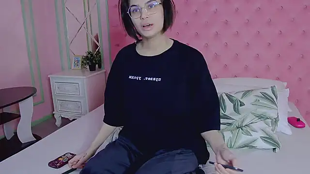 VioletAsh online show from March 1, 2026, 5:07 am