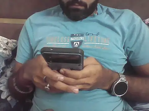 Snapshot of joshisdwe chatting on September 29, 2025, 6:13 pm joshisdwe online show from September 29, 2025, 6:13 pm