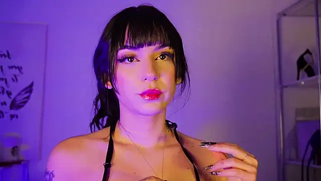 Snapshot of AriaBlush_18 chatting on September 9, 2025, 9:24 pm AriaBlush 18 online show from September 9, 2025, 9:24 pm