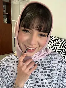 Snapshot of AriaBlush_18 chatting on September 28, 2025, 10:17 pm AriaBlush 18 online show from September 28, 2025, 10:17 pm