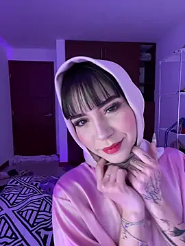 Snapshot of AriaBlush_18 chatting on September 17, 2025, 11:18 pm AriaBlush 18 online show from September 17, 2025, 11:18 pm