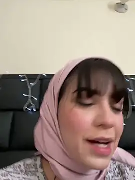 Snapshot of AriaBlush_18 chatting on October 11, 2025, 7:26 pm AriaBlush 18 online show from October 11, 2025, 7:26 pm