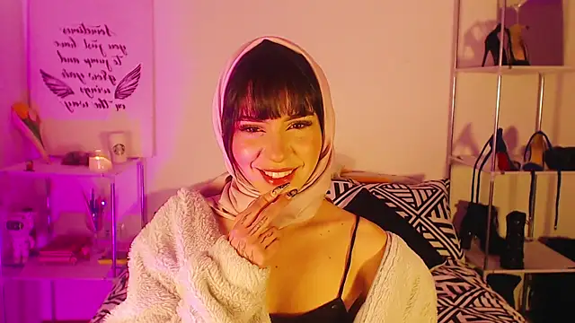 Snapshot of AriaBlush_18 chatting on September 23, 2025, 1:23 am AriaBlush 18 online show from September 23, 2025, 1:23 am