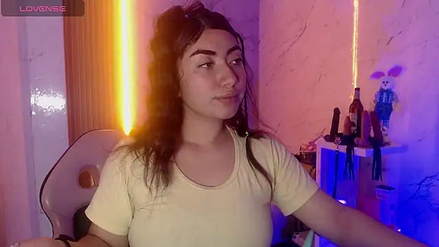Snapshot of Sophia_tf chatting on May 14, 2026, 4:09 am Sophia tf online show from May 14, 2026, 4:09 am
