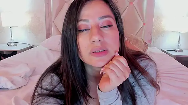 SeleneCarter online show from December 19, 2025, 10:12 pm