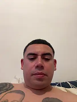 davidxxx099 online show from May 27, 2026, 8:27 pm