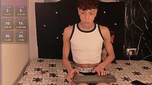 Snapshot of owen_sexy25 chatting on October 16, 2025, 8:06 pm owen sexy25 online show from October 16, 2025, 8:06 pm