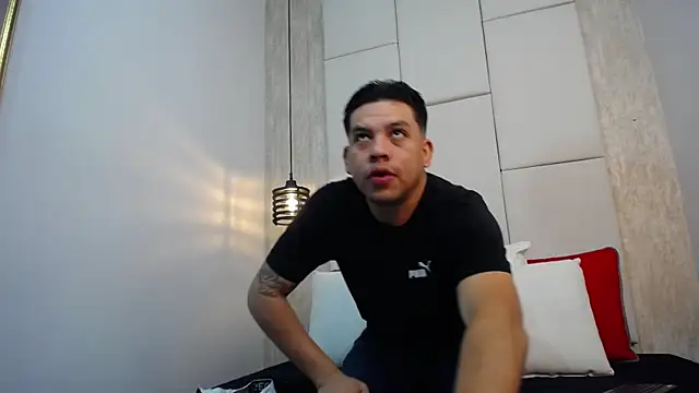 Dominic Taylor  online show from September 20, 2025, 11:37 am