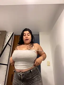 Tokio Sakura online show from October 23, 2025, 5:33 pm