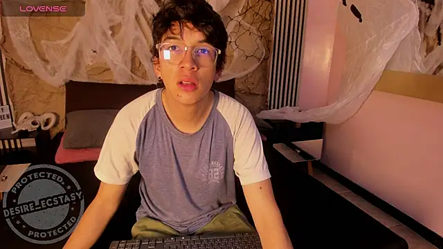 Desire Ecstasy online show from October 28, 2025, 12:59 pm